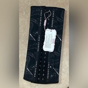 Brand New Luxx Curves Black Waist Trainer size XS, long torso, black paisley